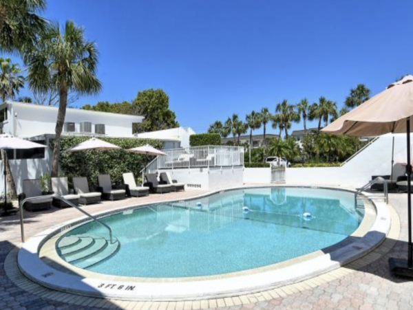 Charming Vacation Rental on Longboat Key. Call Today.